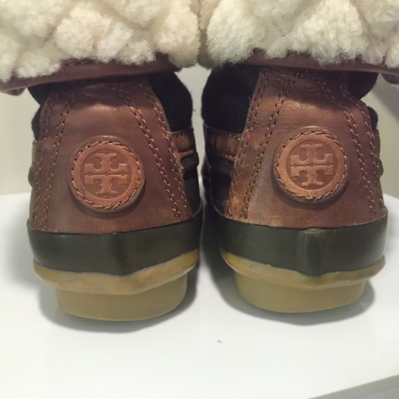 Tory Burch “Abbott” shearling snow/rain duck boots - Picture 6 of 16